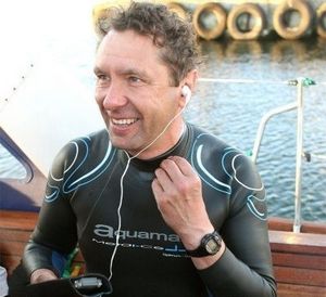 Чемпион мира по ультратриатлону Видмантас Урбонас переплыл озеро Байкал за два дня